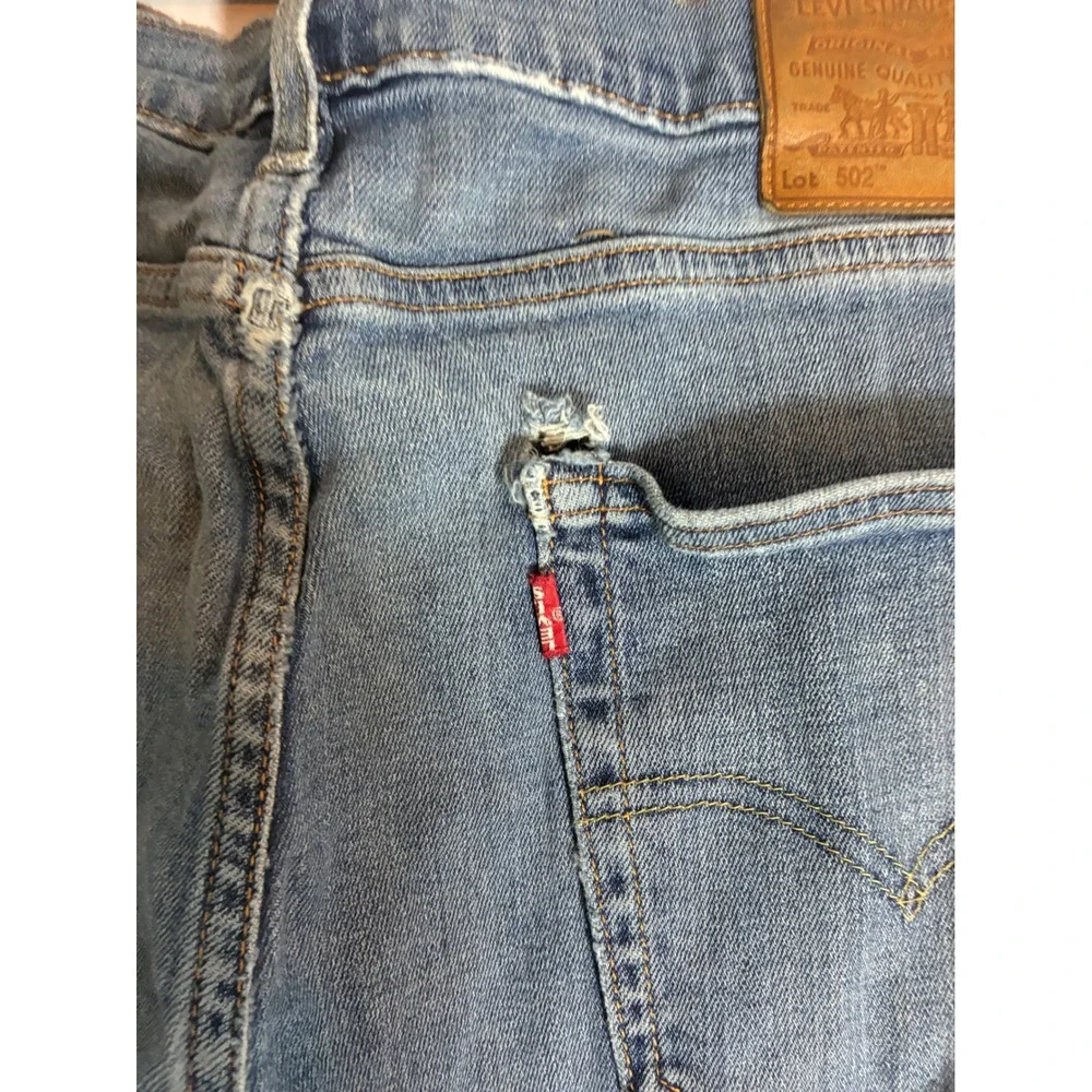 Levis 502 Regular Taper Premium Performance Distressed Jeans Blue W32 L34